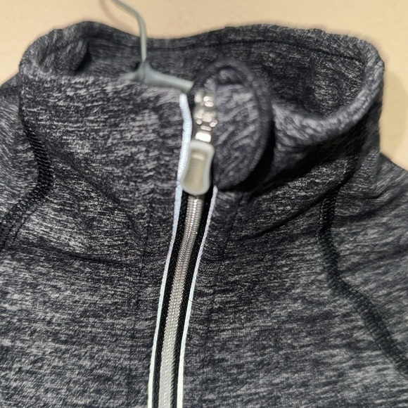LULULEMON Gray/Black Quarter Zip Top - Picture 3 of 11